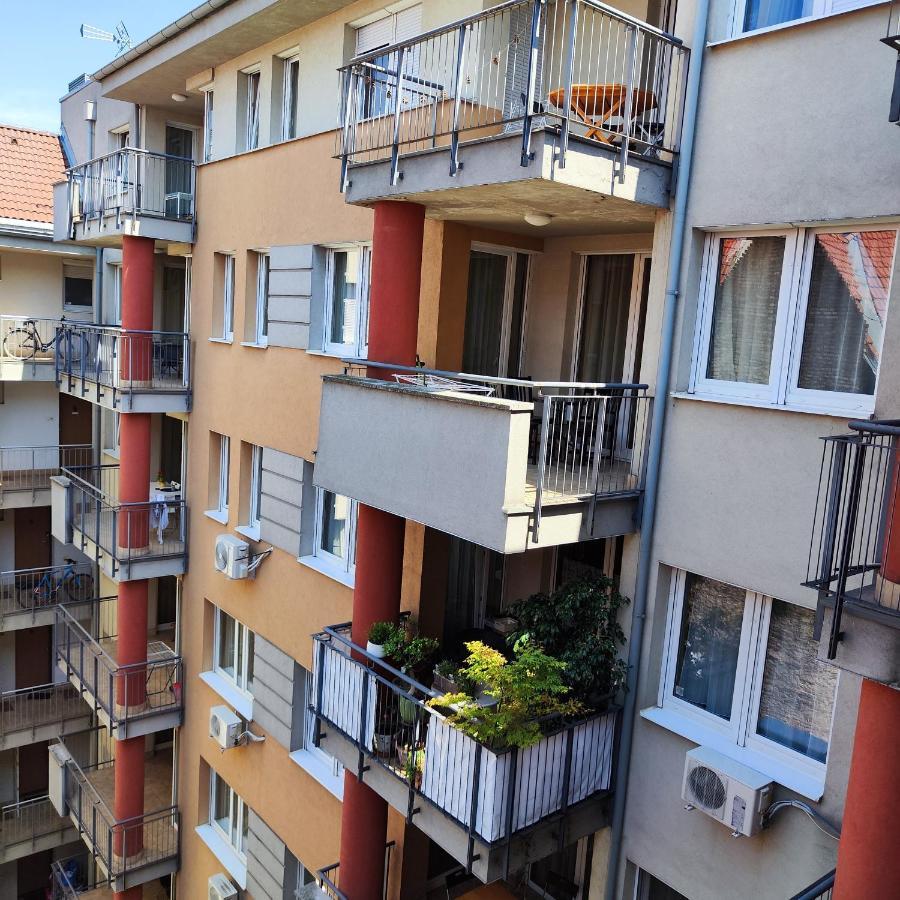 Dolce Vita Zafir Apartman Budapest Exteriör bild